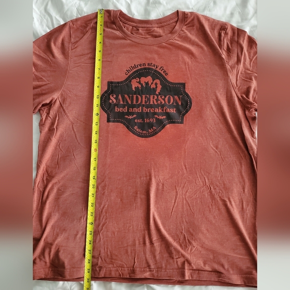 Hocus Pocus Sanderson Sister's Tee EUC - Picture 3 of 4